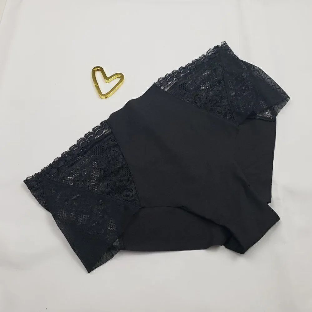VS Super Sexy Black Lace NO SHOW SHORTIE SMALL